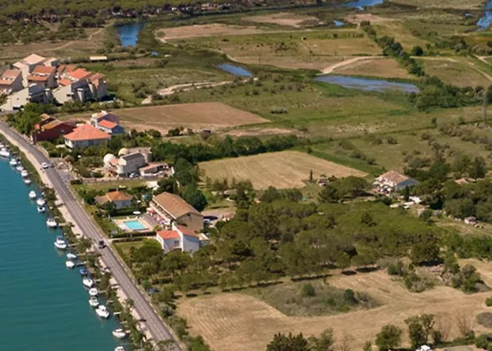Belle Vue Sur L Herault Et Les Bateaux *